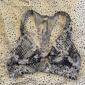 Trendy snake skin sports bra